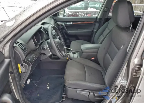 2011 Kia Sorento Base z USA, uszkodzony, nr VIN 5XYKTDA11BG096829